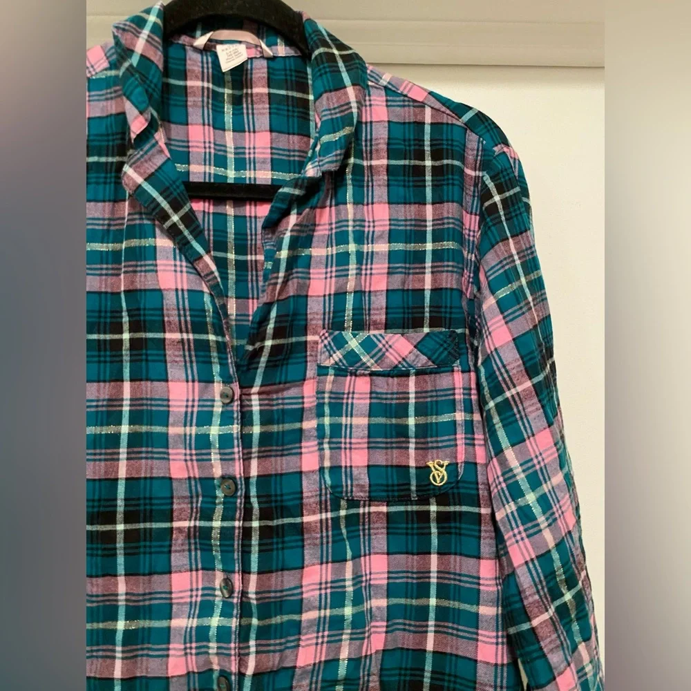 Victoria’s Secret Flannel Pajama set women’s Small Short Pink green Long Sleeved